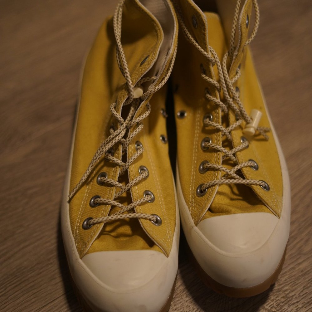 Converse(Size 8 Mens)